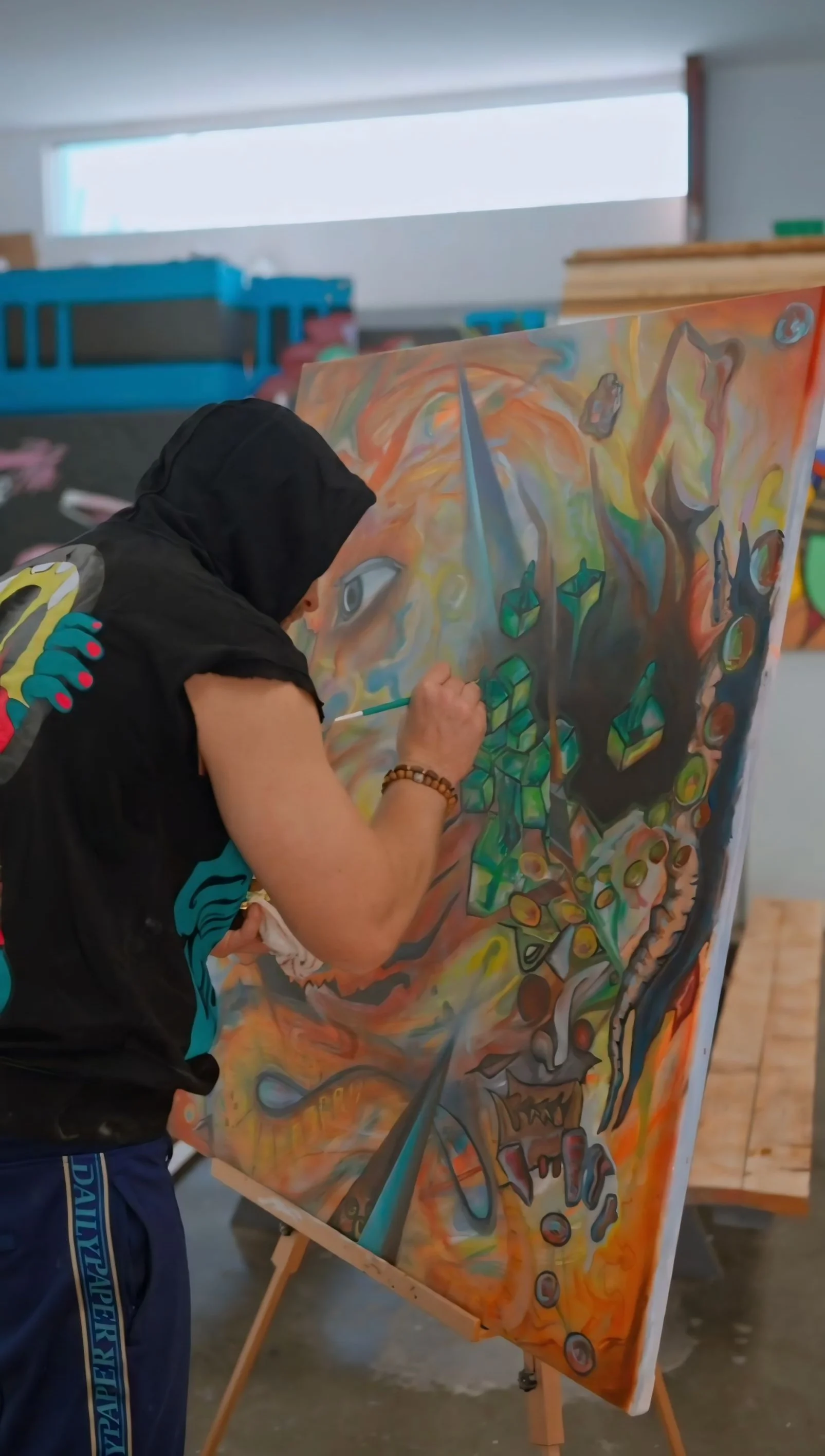 Artist at work in the studio. Leo Hydra Studio